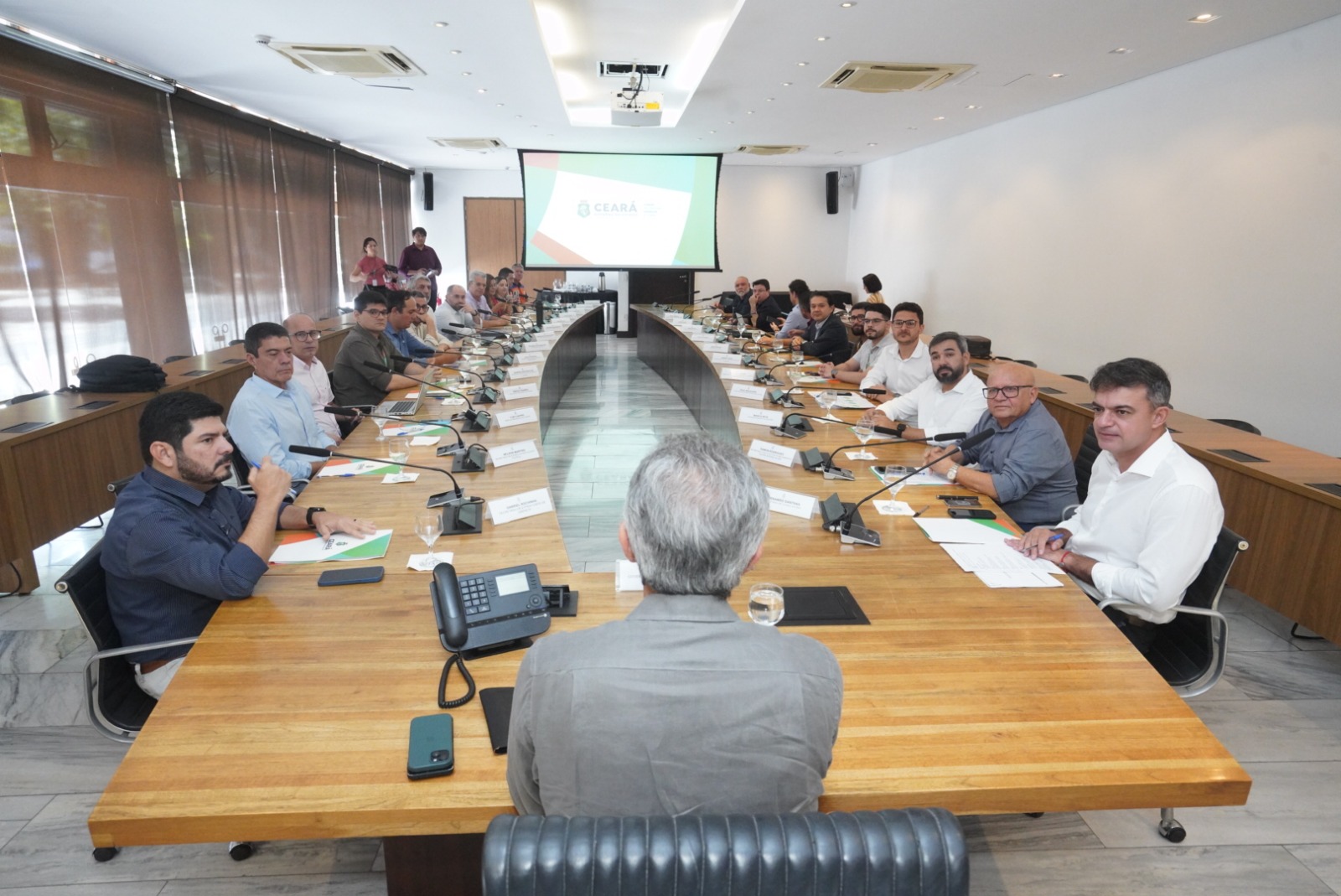 Comitê de Segurança Hídrica e Governador Elmano discutem ações hídricas